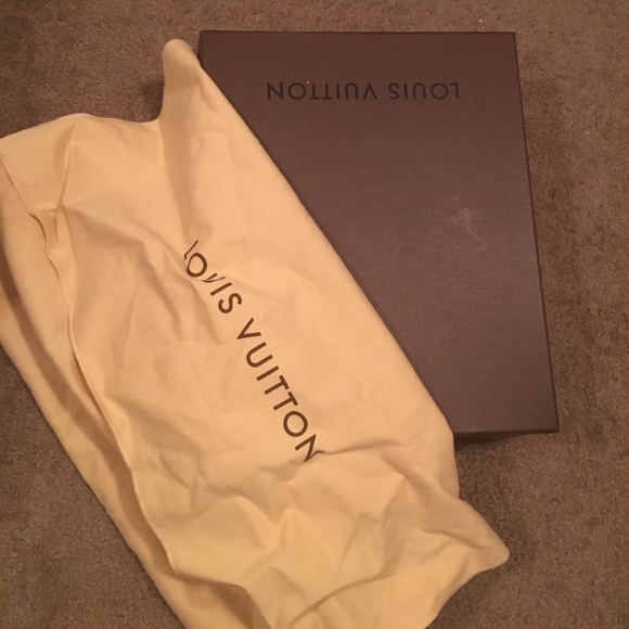 Photos of LV dust bag and box see purse listing - Picture 3 of 8
