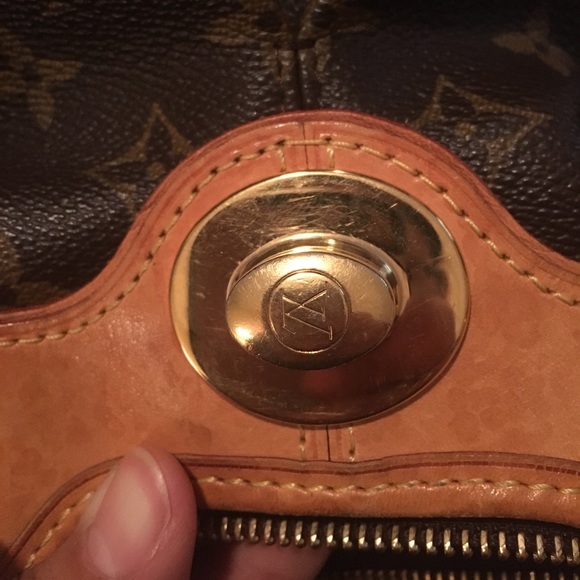 Photos of LV dust bag and box see purse listing - Picture 6 of 8