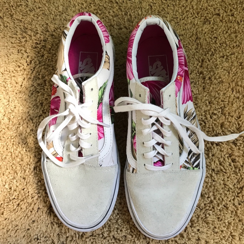 Lightly worn suede tropical Vans
