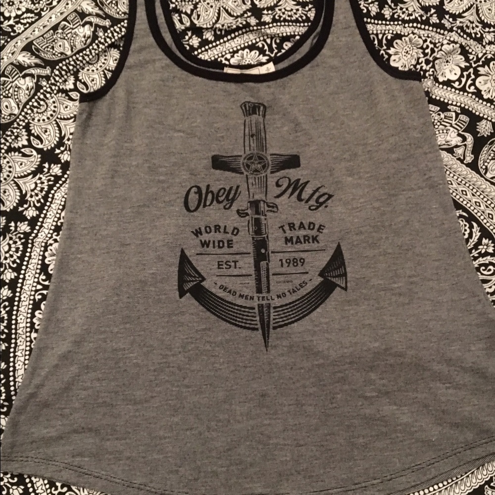 Medium Obey tank