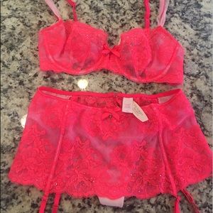 Lace bra with lace lingerie bottoms