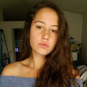 Meet your Posher, Emilia