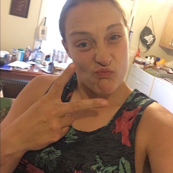 Meet your Posher, Carrie - Picture 1 of 1