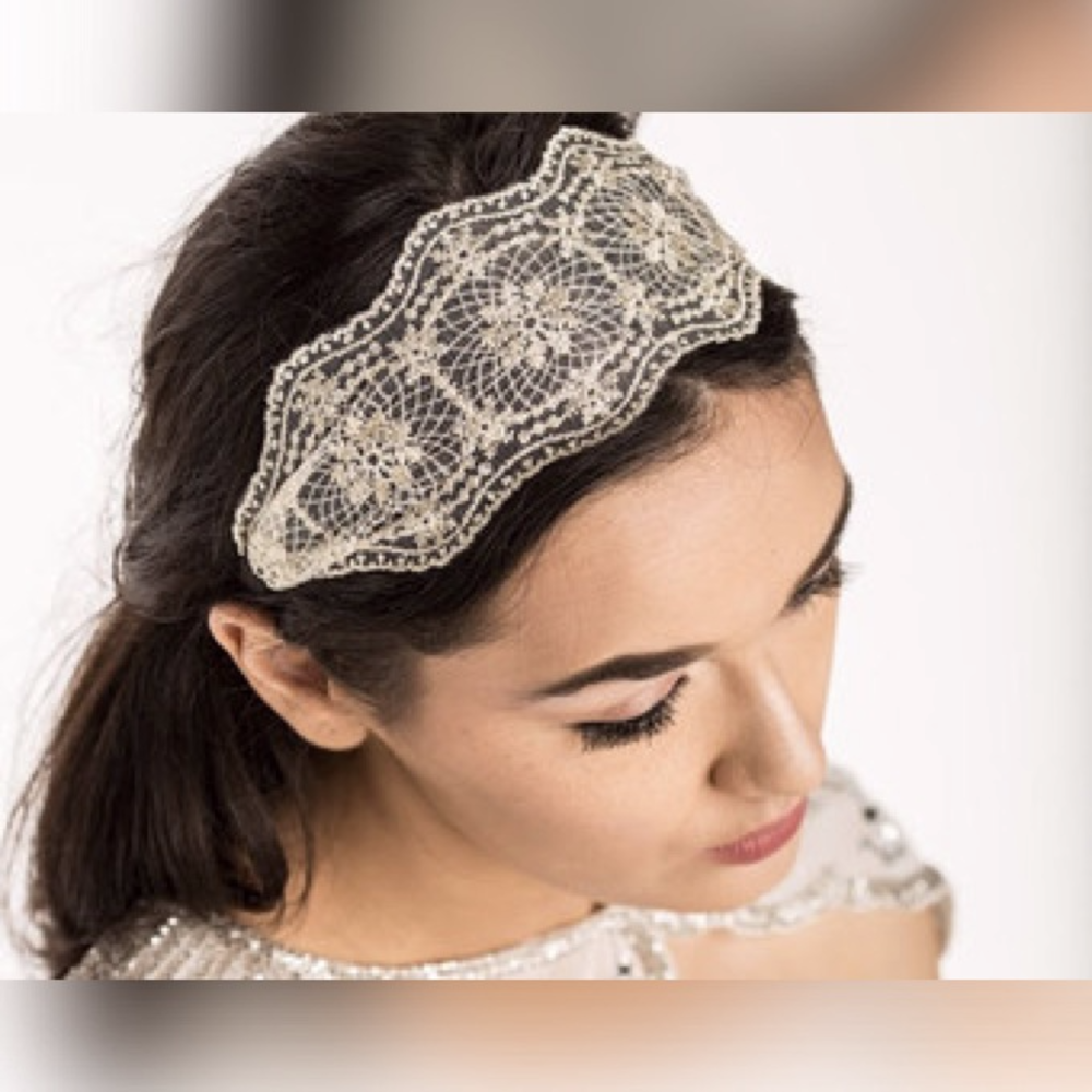 NWOT Gold Lace Elastic Headband Boho Floral