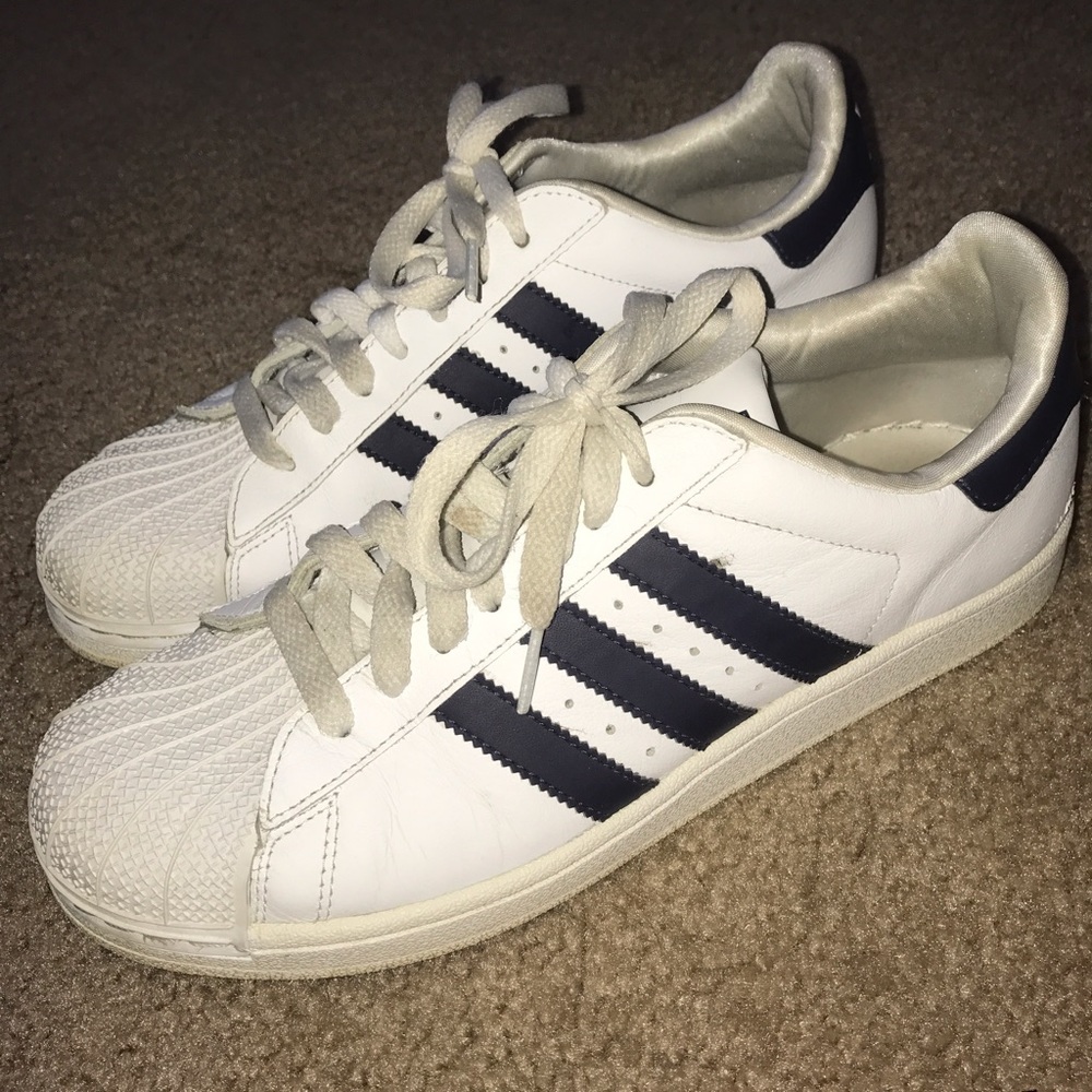 Adidas superstars