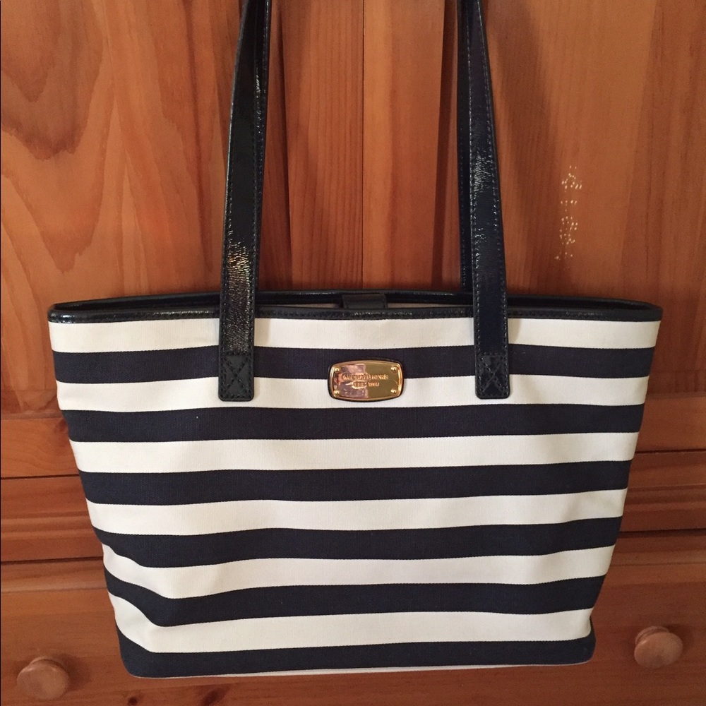 ****Pending****MK Handbag