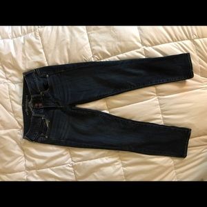 American Eagle Outfitters artist crop