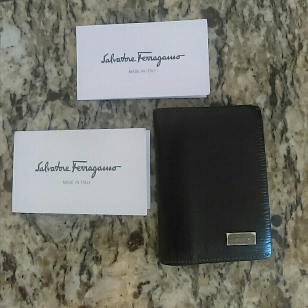 Salvatore Ferragamo revival credit card wallet
