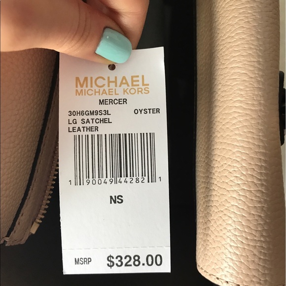 Michael Kors Mercer Classic Bag in Oyster - Picture 4 of 5