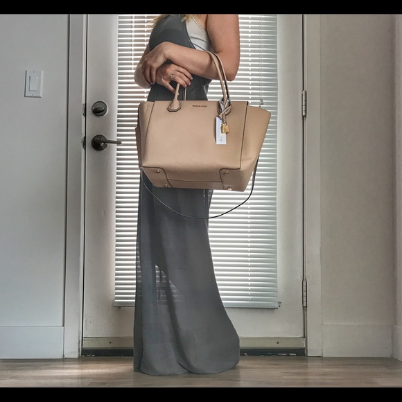 Michael Kors Mercer Classic Bag in Oyster - Picture 5 of 5