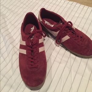 Men's athletic shoes