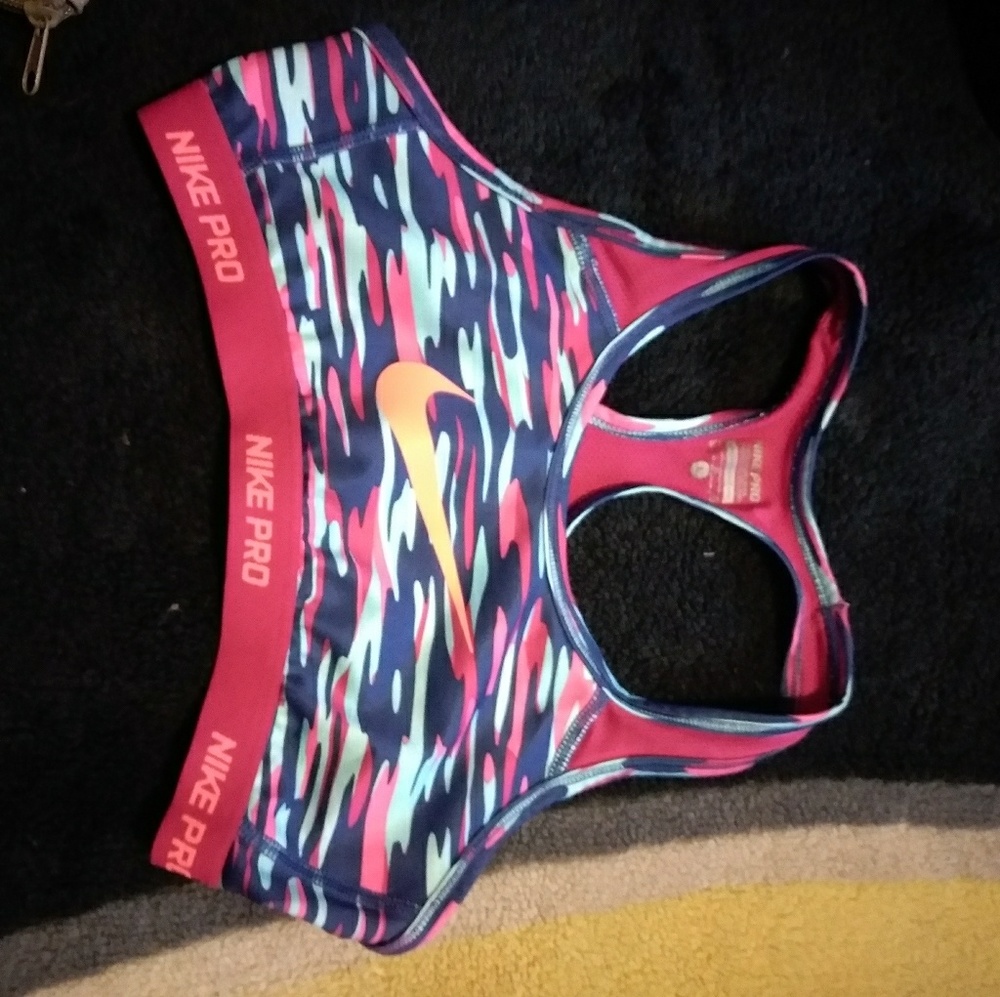 Nike Pro sports bra size L