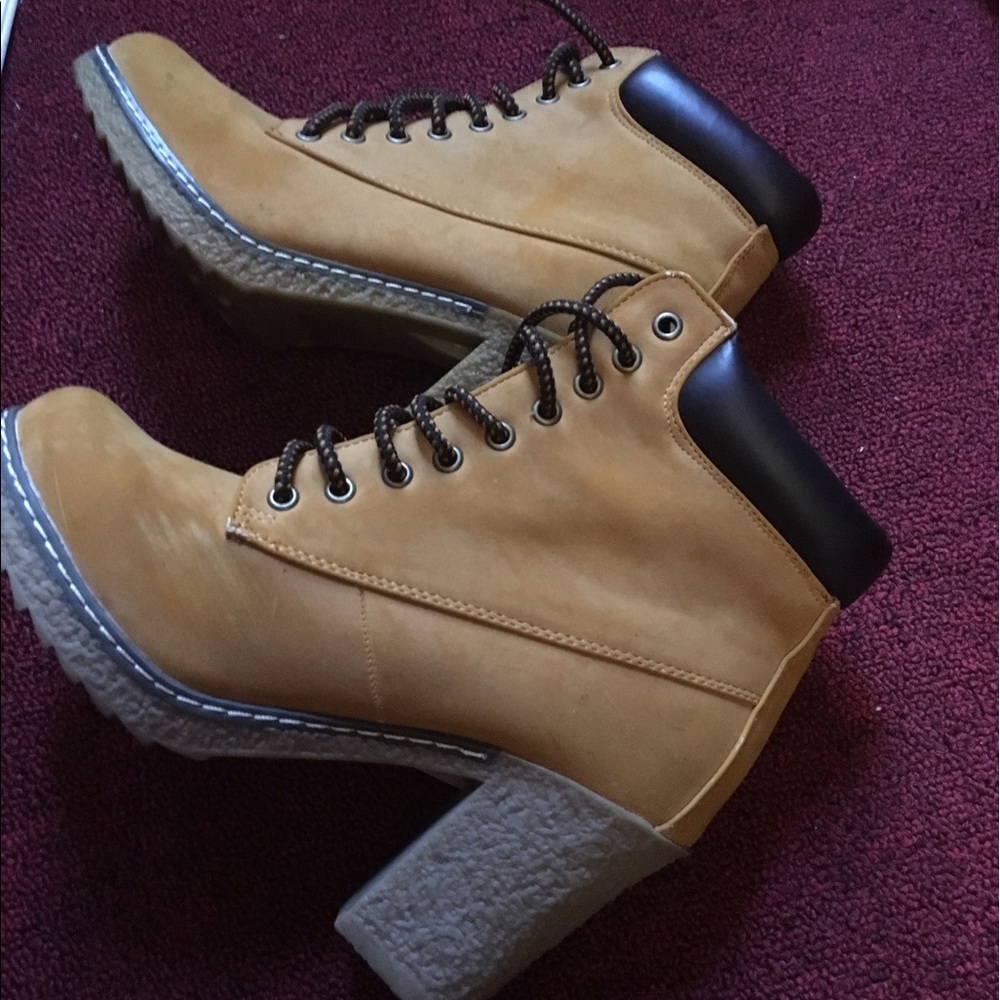 Worn few times good conditions
