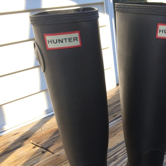 Hunter Shoes - Tall hunter boots size 6 m / 7 f women's & socks