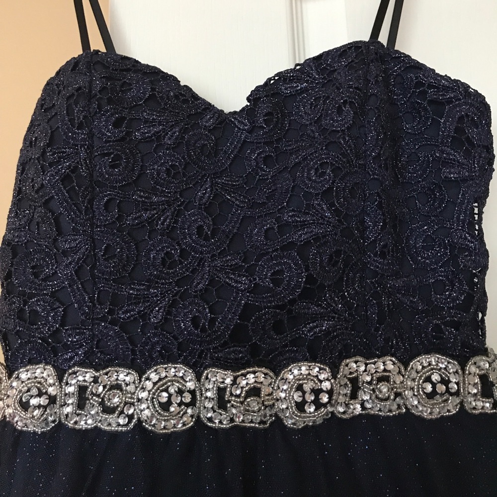 Prom dress - Picture 2 of 3