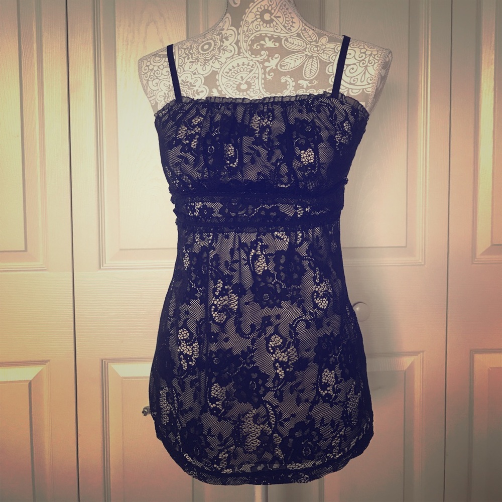 ❤️SOLD❤️ Maurice's black lace top size small