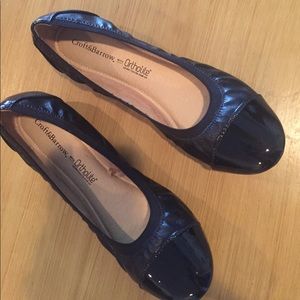 I'm selling black flats.
