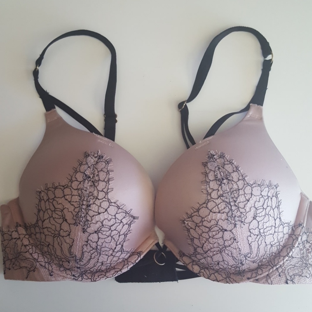 Victoria's Secret bombshell bra