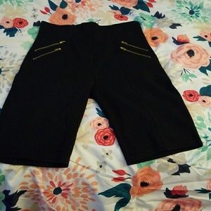 NWOT Black Super Stretchy Capri Pants