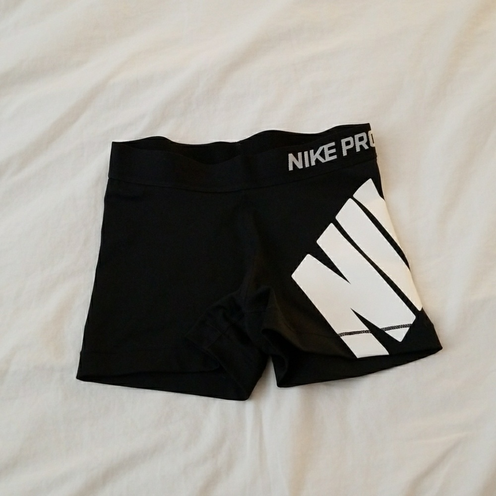 Nike Pro Graphic training shorts
