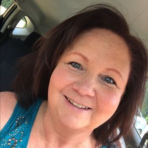 Meet your Posher, Denise