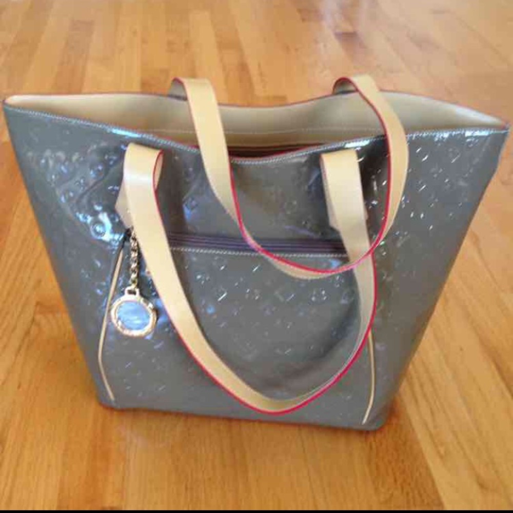 Invece patent leather tote