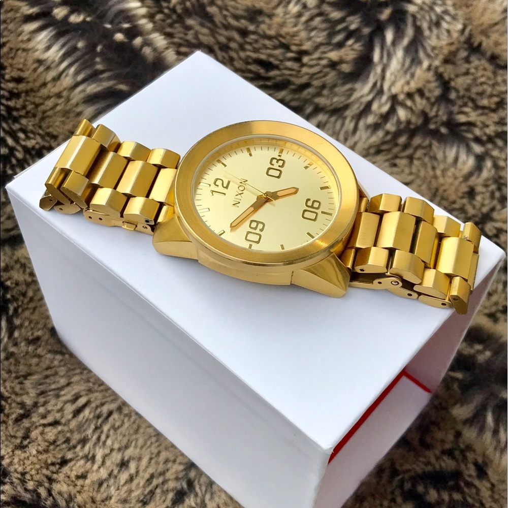 Nixon Corporal SS watch in Gold watch.