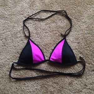 PINK Victoria's Secret bikini top, size large.