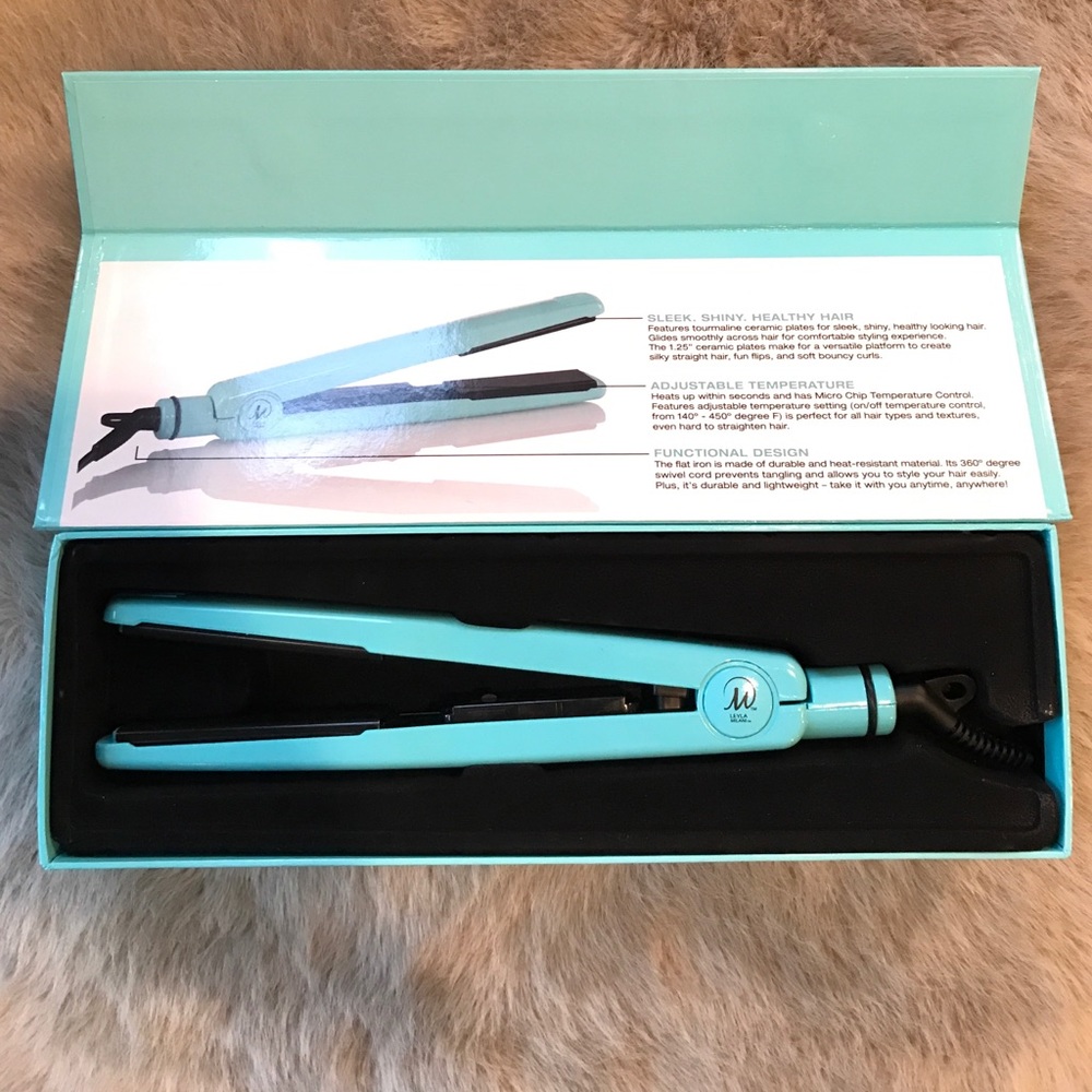 LEYLA MILANI Give It To Me Straight Flat Iron