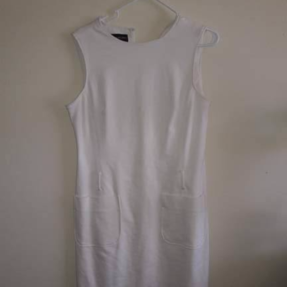 Donna Morgan Ladies Cream Dress with Pockets