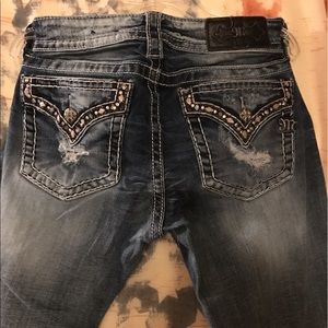 Miss Me Skinny Low Rise size 28R