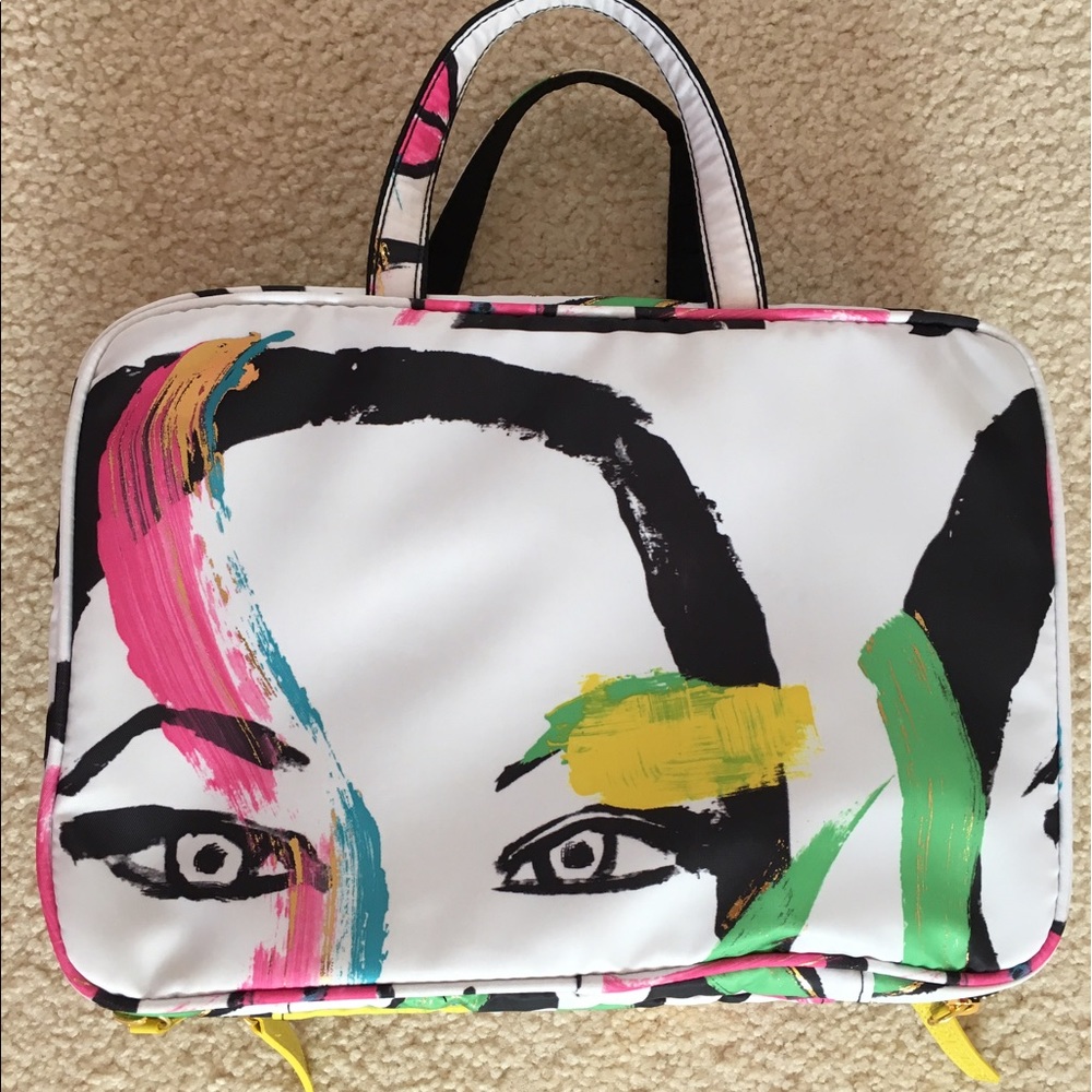 Sonia Kashuk Art of Beauty toiletry bag LE