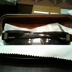 GUCCI SUNGLASSES