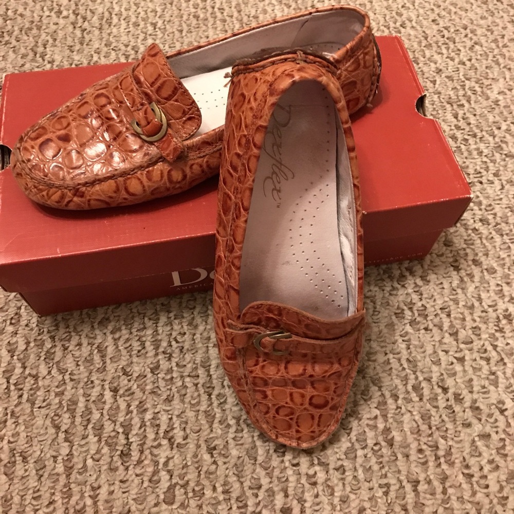 HANDMADE SADDLE COLOR  SHOES WITH SMALL BUCKLE