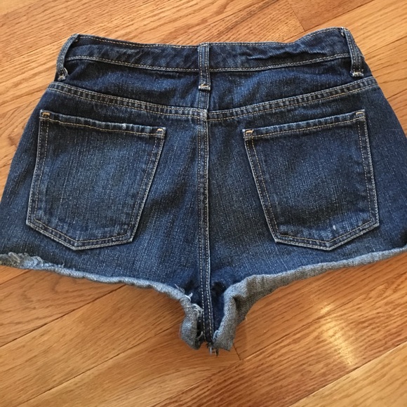 Shorts - Picture 3 of 4