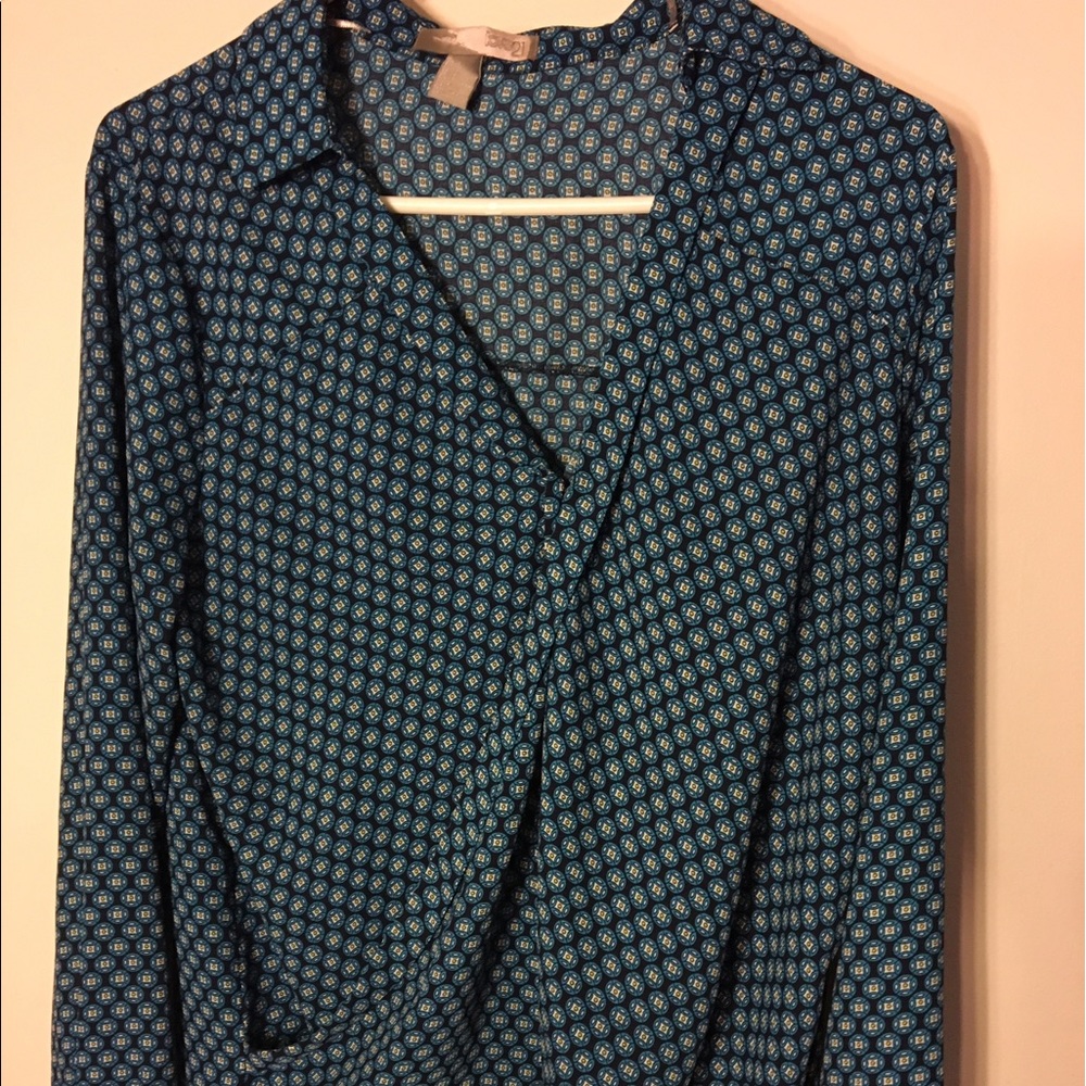 Business casual blouse.