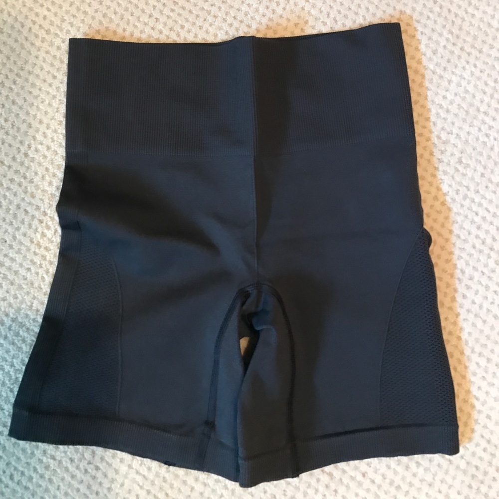 Lululemon seamless shorts