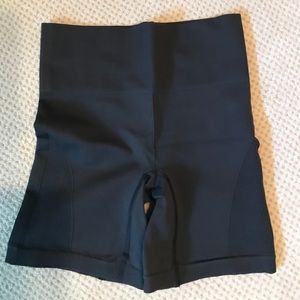 Lululemon seamless shorts