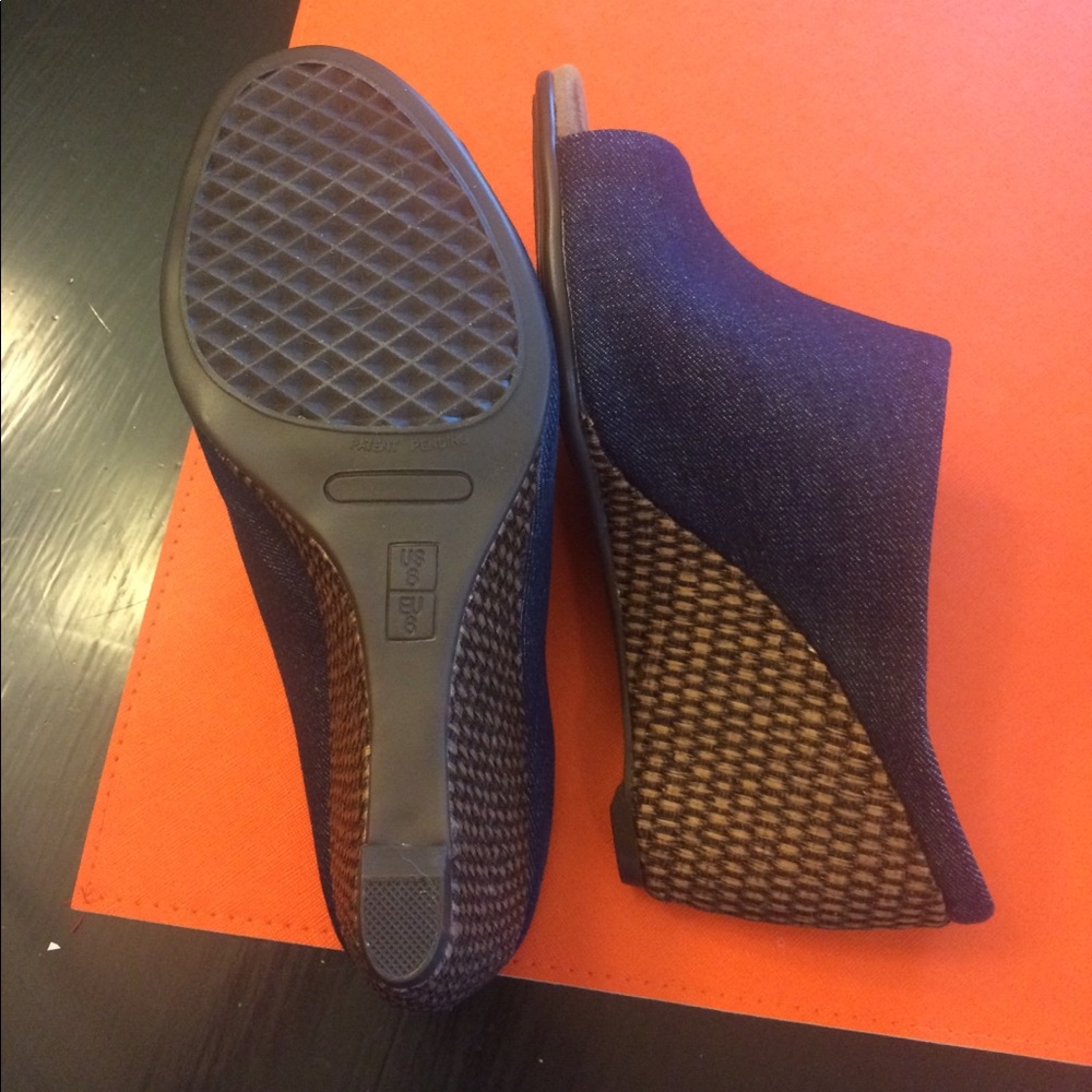 Navy Aerosoles mules