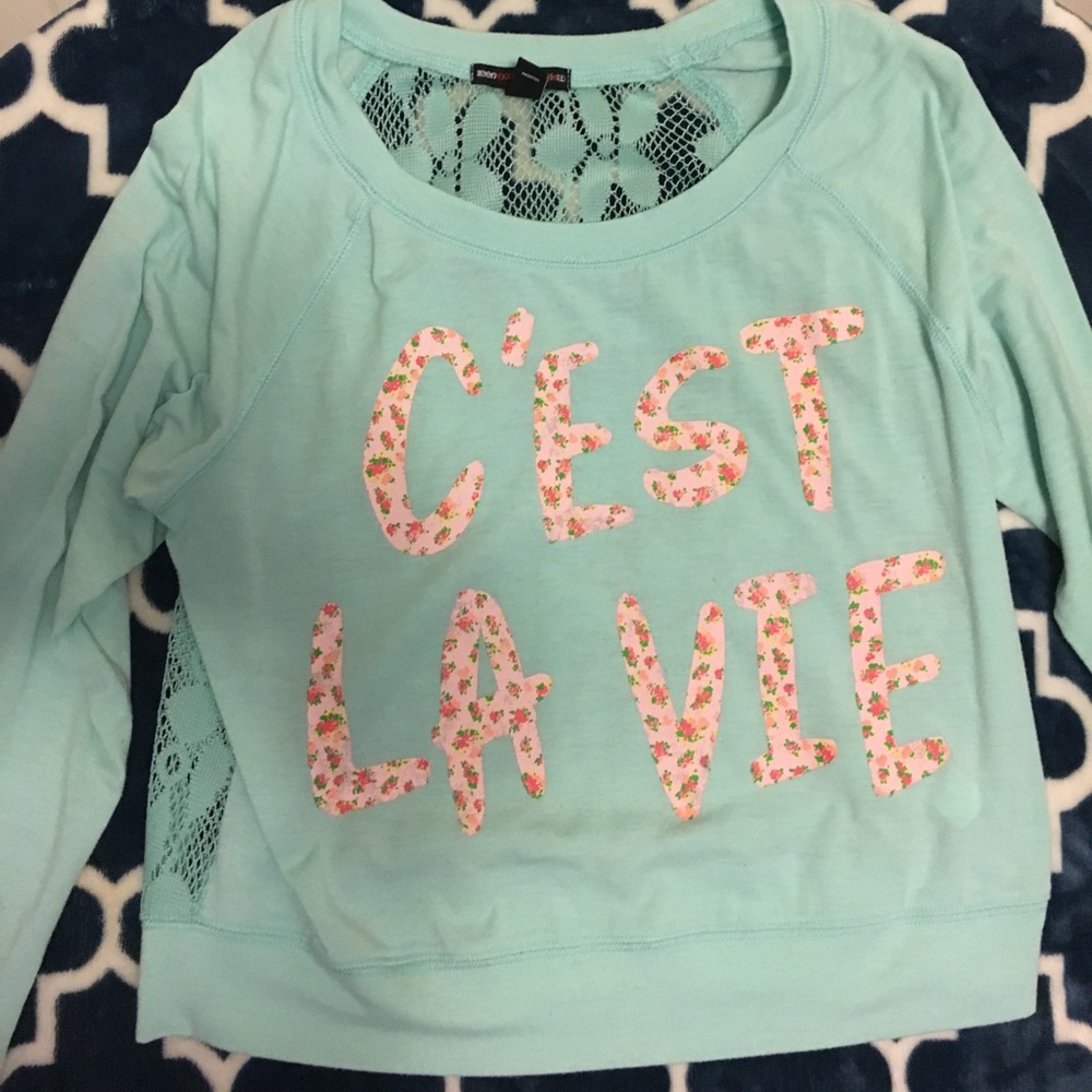 Long sleeve tee (knit in back)