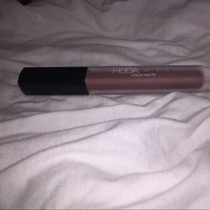 Huda Beauty Liquid Matte Lipstick