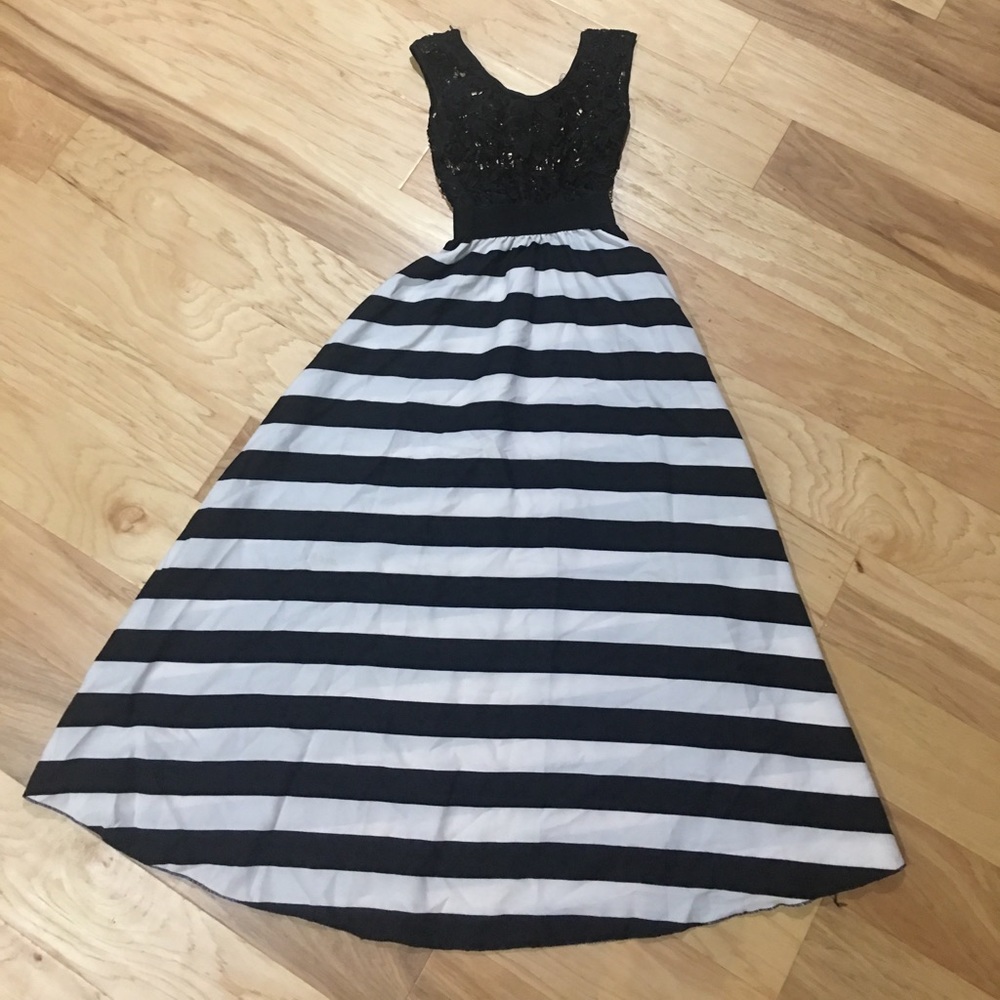 Black lace maxi dress