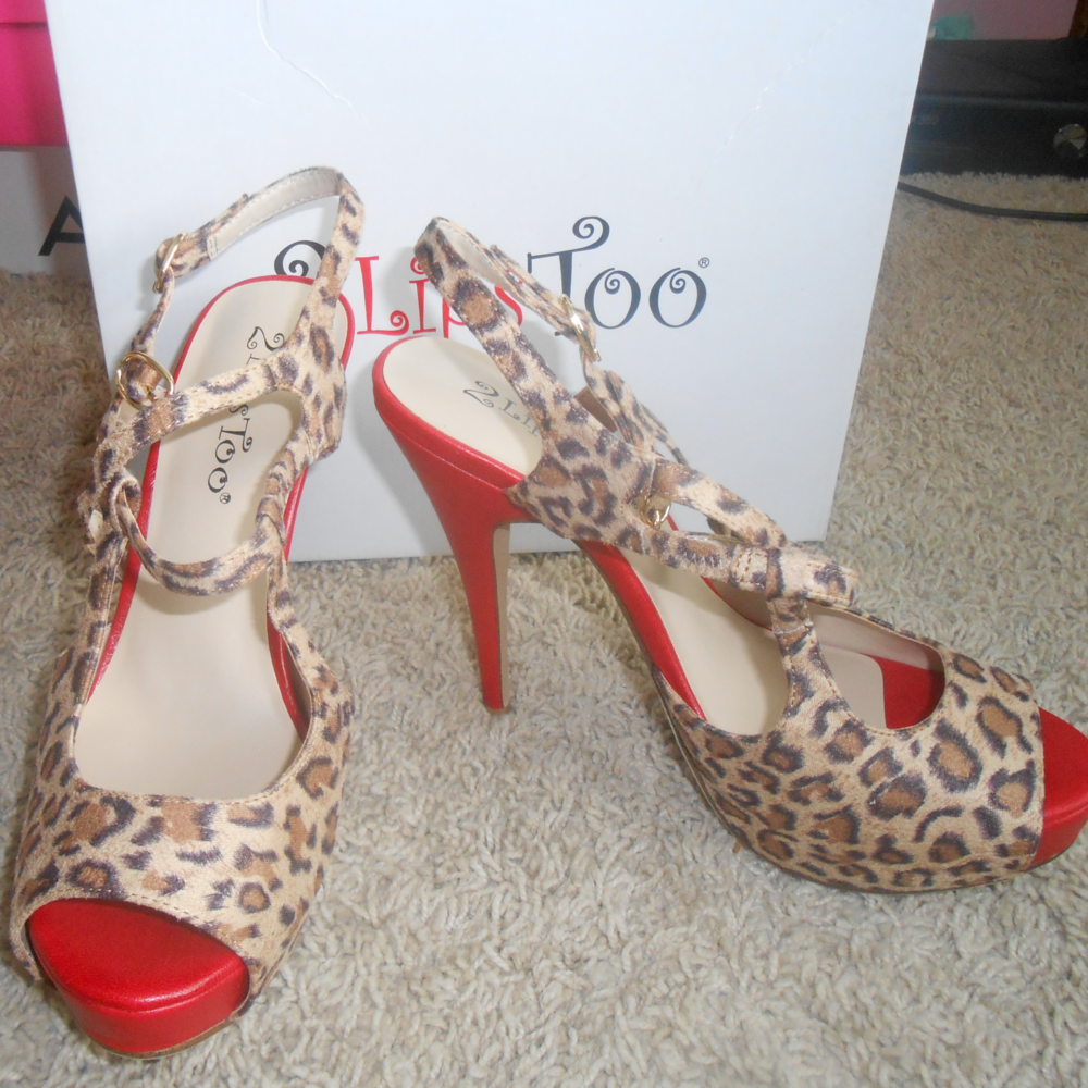 2 LIPS TOO CHEETAH PLATFORM SANDALS SZ 8.5 NIB NEW