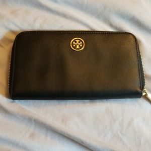 Tory Burch Robinson Continental Zip Wallet