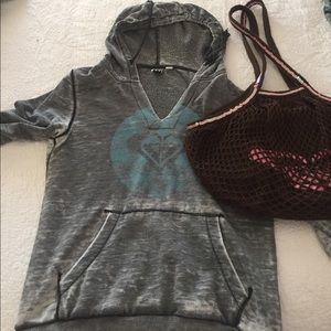 Roxy pull over and bag