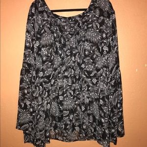 Torrid black and white floral blouse size 5