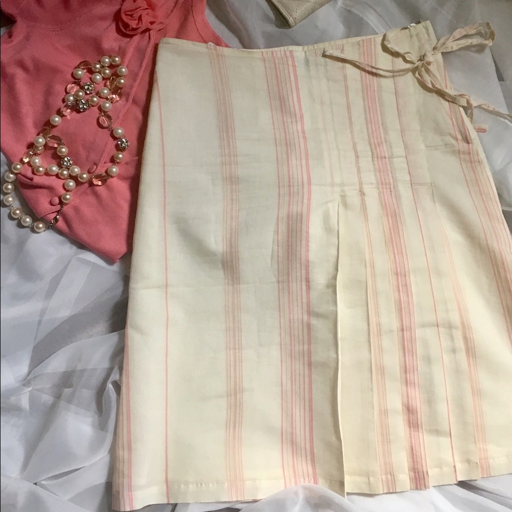 H&M Cream and Salmon Colored Pleated A-Line Skirt