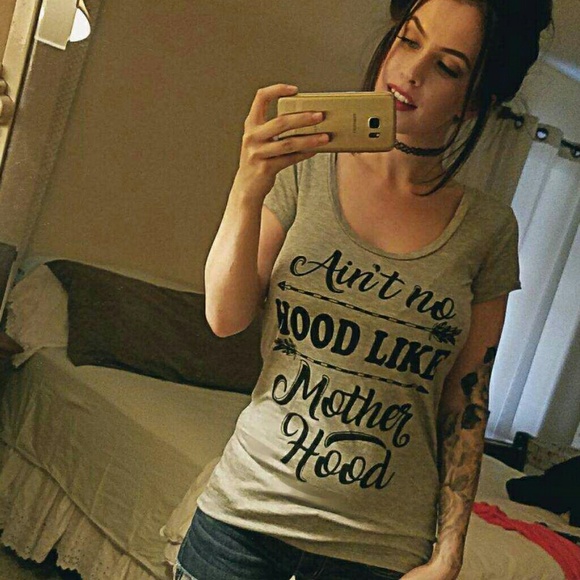 Aint No Hood Like Motherhood Mom Tee Small - Picture 6 of 7