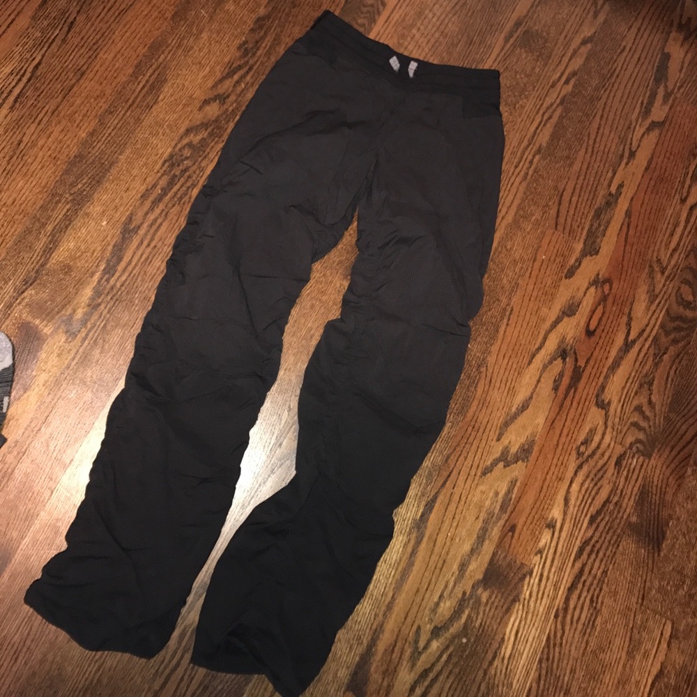 Ivivva Black (dance studio) lined pants