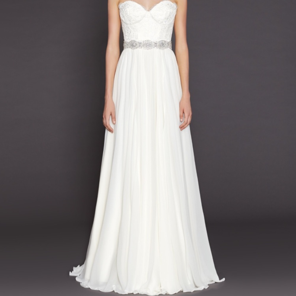 BRAND NEW Winnie Couture Wedding Gown (Paris 8433)